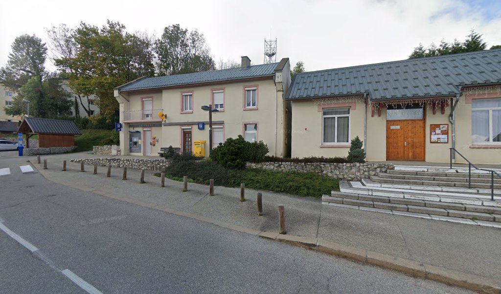 Retrouvez toutes les informations de contacts et horaires d&rsquo;ouverture pour La Poste LE PLATEAU DES PETITES ROCHES situé à Plateau des petites roches dans le département Isère (38). Pour effectuer envoyer vos colis (colissimo, chronopost, suivi colis), une gestion bancaire [&hellip;]