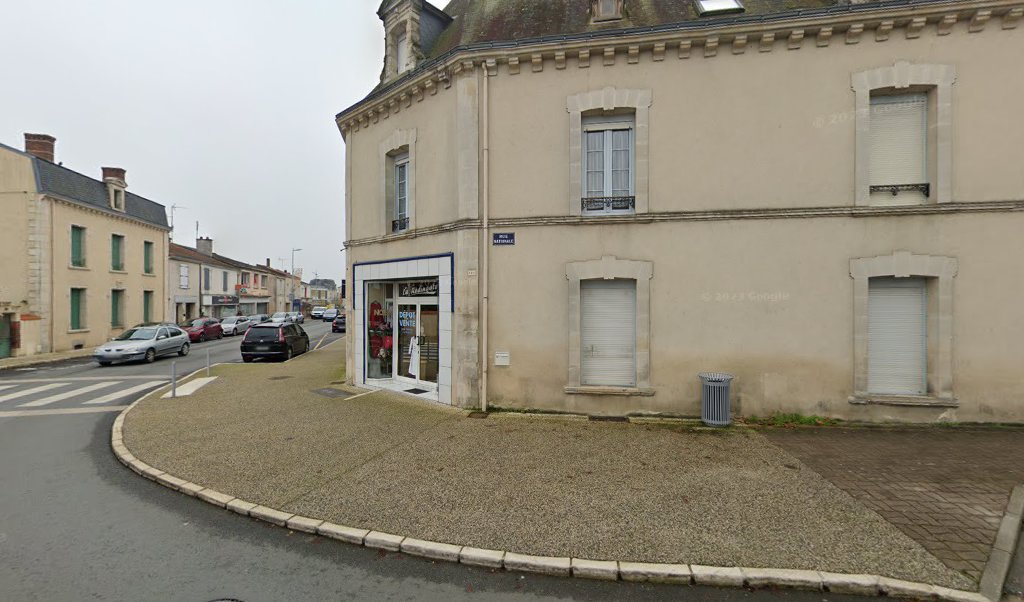 Retrouvez toutes les informations de contacts et horaires d&rsquo;ouverture pour Relais Pickup DEPOT VENTE LA REDINGOTE situé à Chantonnay dans le département Vendée (85). Pour effectuer envoyer vos colis (colissimo, chronopost, suivi colis), une gestion bancaire (banque postal, French Bank), [&hellip;]