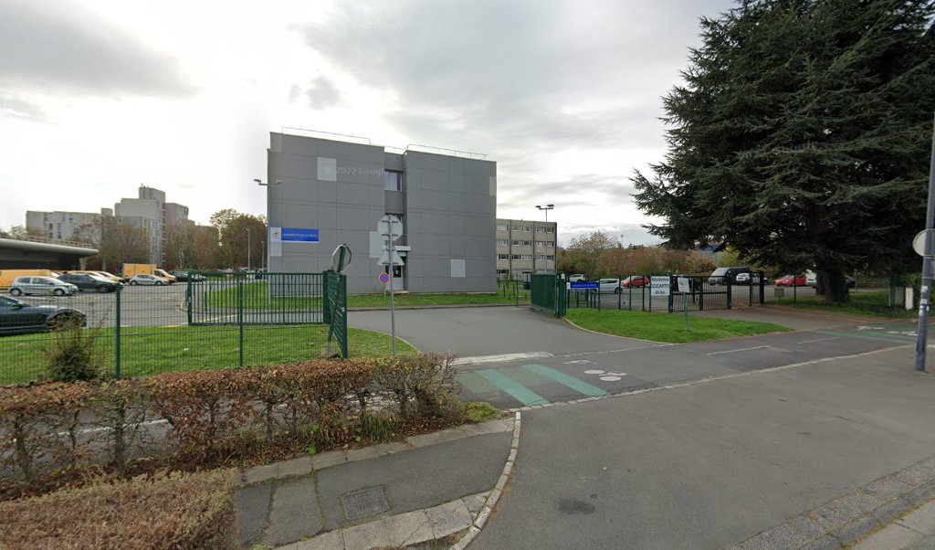 Retrouvez toutes les informations de contacts et horaires d&rsquo;ouverture pour La Poste Espace Clients Pro VILLENEUVE D ASCQ PDC1 situé à Villeneuve d ascq dans le département Nord (59). Pour effectuer envoyer vos colis (colissimo, chronopost, suivi colis), une gestion [&hellip;]