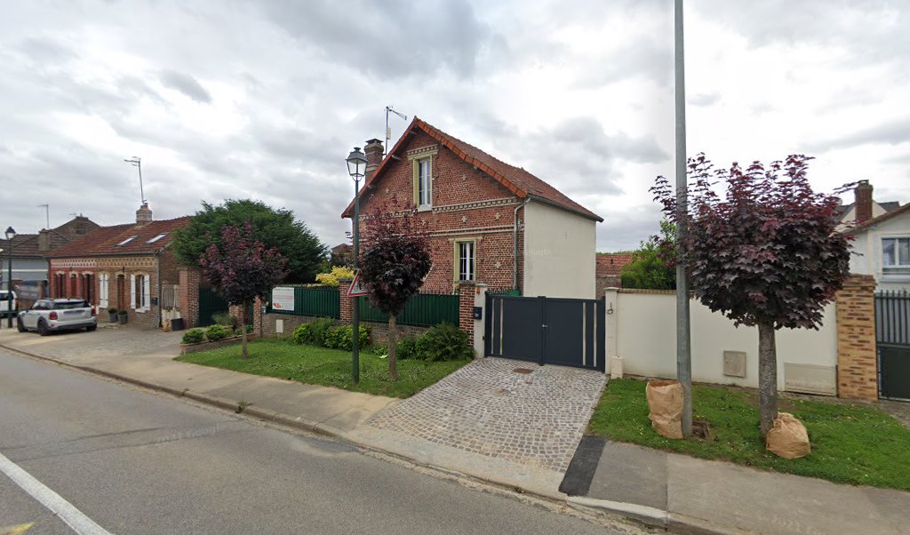 Retrouvez toutes les informations de contacts et horaires d&rsquo;ouverture pour La Poste Agence Communale JAUX Mairie situé à Jaux dans le département Oise (60). Pour effectuer envoyer vos colis (colissimo, chronopost, suivi colis), une gestion bancaire (banque postal, French Bank), [&hellip;]