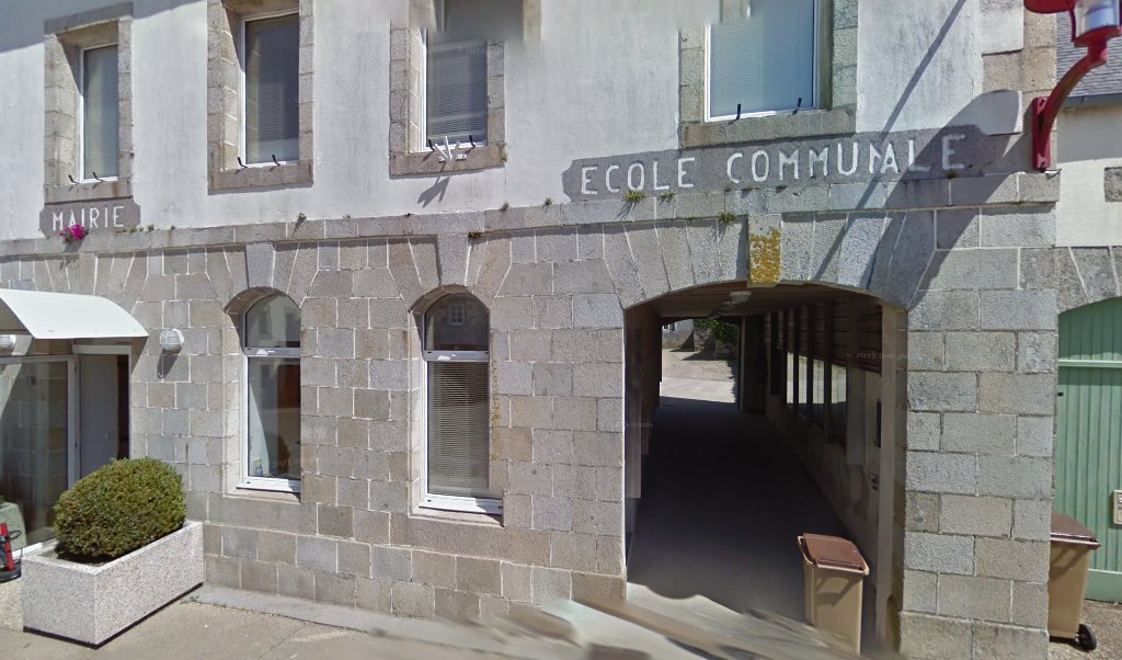 Retrouvez toutes les informations de contacts et horaires d&rsquo;ouverture pour La Poste Agence Communale PLOUNEOUR MENEZ Mairie situé à Plouneour menez dans le département Finistère (29). Pour effectuer envoyer vos colis (colissimo, chronopost, suivi colis), une gestion bancaire (banque postal, [&hellip;]