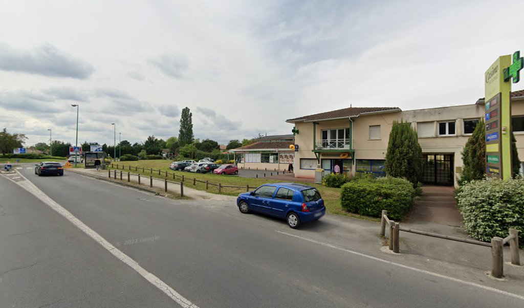 Retrouvez toutes les informations de contacts et horaires d&rsquo;ouverture pour La Poste IZON situé à Izon dans le département Gironde (33). Pour effectuer envoyer vos colis (colissimo, chronopost, suivi colis), une gestion bancaire (banque postal, French Bank), votre courrier (suivi [&hellip;]