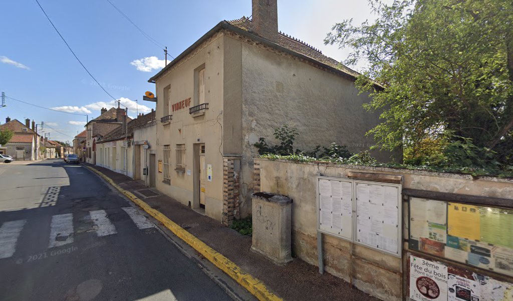 Retrouvez toutes les informations de contacts et horaires d&rsquo;ouverture pour La Poste Agence Communale VINNEUF Mairie situé à Vinneuf dans le département Yonne (89). Pour effectuer envoyer vos colis (colissimo, chronopost, suivi colis), une gestion bancaire (banque postal, French Bank), [&hellip;]