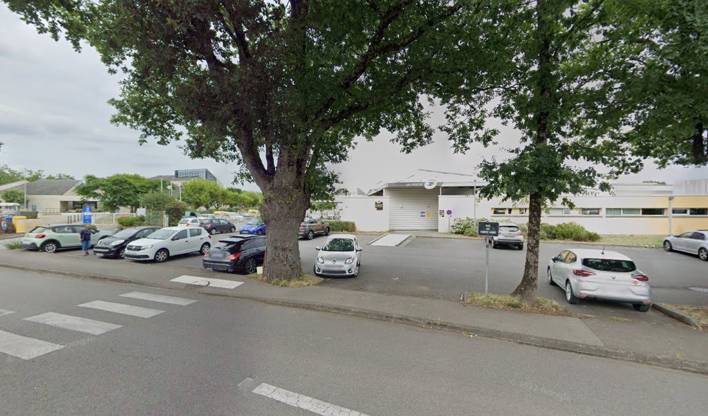 Retrouvez toutes les informations de contacts et horaires d&rsquo;ouverture pour Relais Pickup LA POSTE CARREPRO VANNES BONDON situé à Vannes dans le département Morbihan (56). Pour effectuer envoyer vos colis (colissimo, chronopost, suivi colis), une gestion bancaire (banque postal, French [&hellip;]