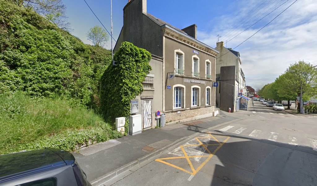 Retrouvez toutes les informations de contacts et horaires d&rsquo;ouverture pour La Poste Agence Communale TREBOUL MAIRIE situé à Douarnenez dans le département Finistère (29). Pour effectuer envoyer vos colis (colissimo, chronopost, suivi colis), une gestion bancaire (banque postal, French Bank), [&hellip;]