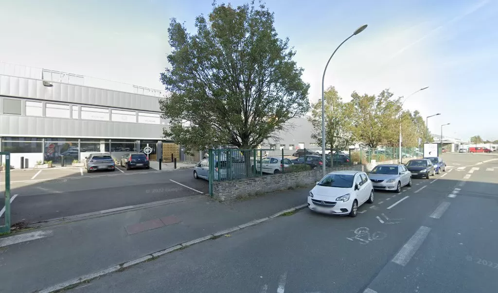 Retrouvez toutes les informations de contacts et horaires d&rsquo;ouverture pour La Poste Espace Clients Pro ANGERS MIN PDC1 situé à Angers dans le département Maine-et-Loire (49). Pour effectuer envoyer vos colis (colissimo, chronopost, suivi colis), une gestion bancaire (banque postal, [&hellip;]