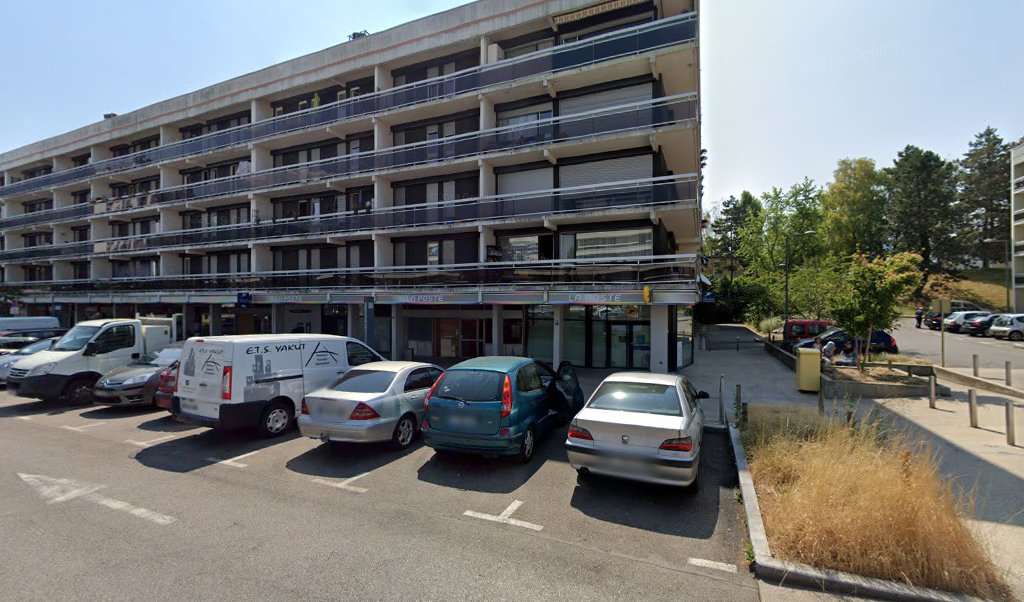 Retrouvez toutes les informations de contacts et horaires d&rsquo;ouverture pour La Poste CHAMBERY LE HAUT situé à Chambery dans le département Savoie (73). Pour effectuer envoyer vos colis (colissimo, chronopost, suivi colis), une gestion bancaire (banque postal, French Bank), votre [&hellip;]
