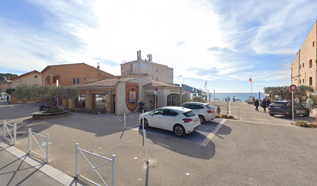 Retrouvez toutes les informations de contacts et horaires d&rsquo;ouverture pour La Poste Agence Communale ST CYR SUR MER MAIRIE situé à St cyr sur mer dans le département Var (83). Pour effectuer envoyer vos colis (colissimo, chronopost, suivi colis), une [&hellip;]