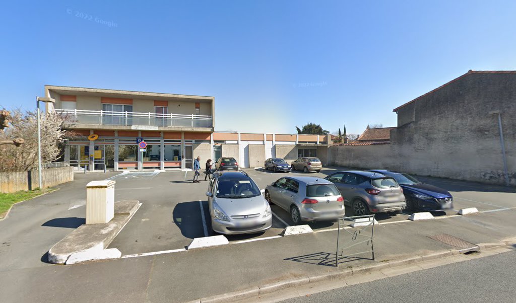 Retrouvez toutes les informations de contacts et horaires d&rsquo;ouverture pour La Poste LABRUGUIERE situé à Labruguiere dans le département Tarn (81). Pour effectuer envoyer vos colis (colissimo, chronopost, suivi colis), une gestion bancaire (banque postal, French Bank), votre courrier (suivi [&hellip;]