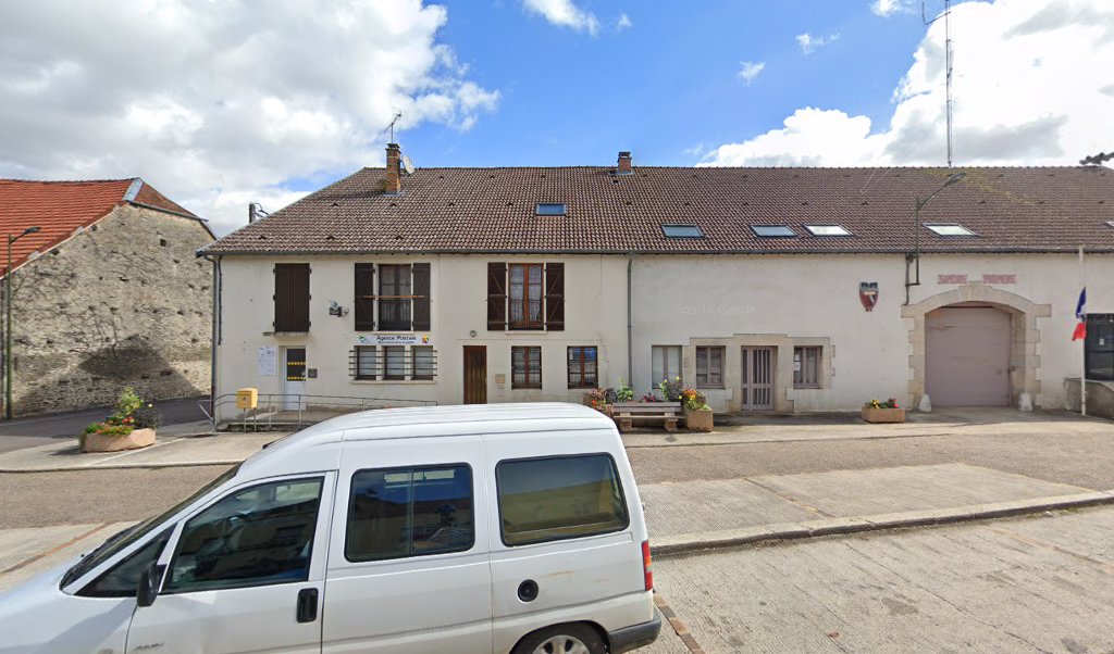 Retrouvez toutes les informations de contacts et horaires d&rsquo;ouverture pour La Poste Agence Communale LONGEAU PERCEY Mairie situé à Longeau percey dans le département Haute-Marne (52). Pour effectuer envoyer vos colis (colissimo, chronopost, suivi colis), une gestion bancaire (banque postal, [&hellip;]