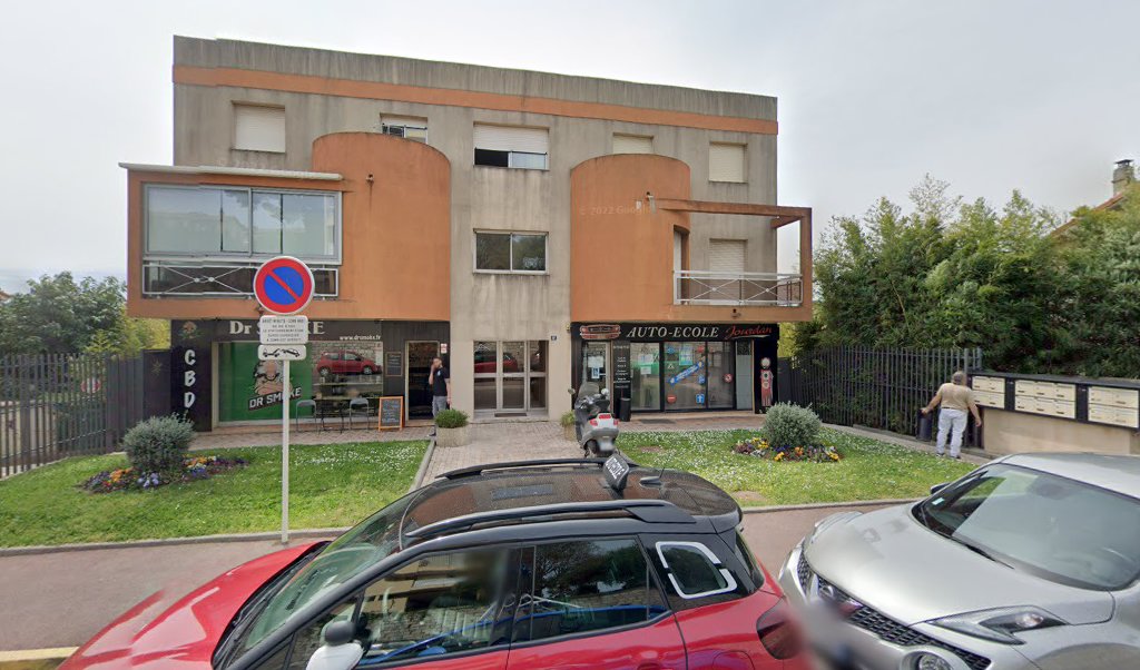 Retrouvez toutes les informations de contacts et horaires d&rsquo;ouverture pour Relais Pickup DR SMOKE situé à Cannes dans le département Alpes-Maritimes (06). Pour effectuer envoyer vos colis (colissimo, chronopost, suivi colis), une gestion bancaire (banque postal, French Bank), votre courrier [&hellip;]