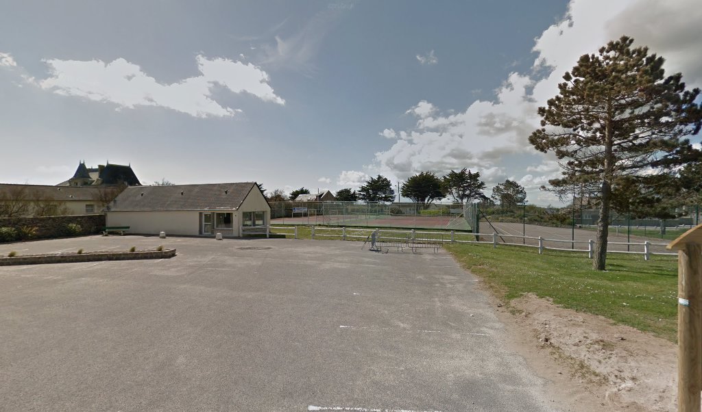 Retrouvez toutes les informations de contacts et horaires d&rsquo;ouverture pour La Poste Agence Communale QUINEVILLE Mairie situé à Quineville dans le département Manche (50). Pour effectuer envoyer vos colis (colissimo, chronopost, suivi colis), une gestion bancaire (banque postal, French Bank), [&hellip;]