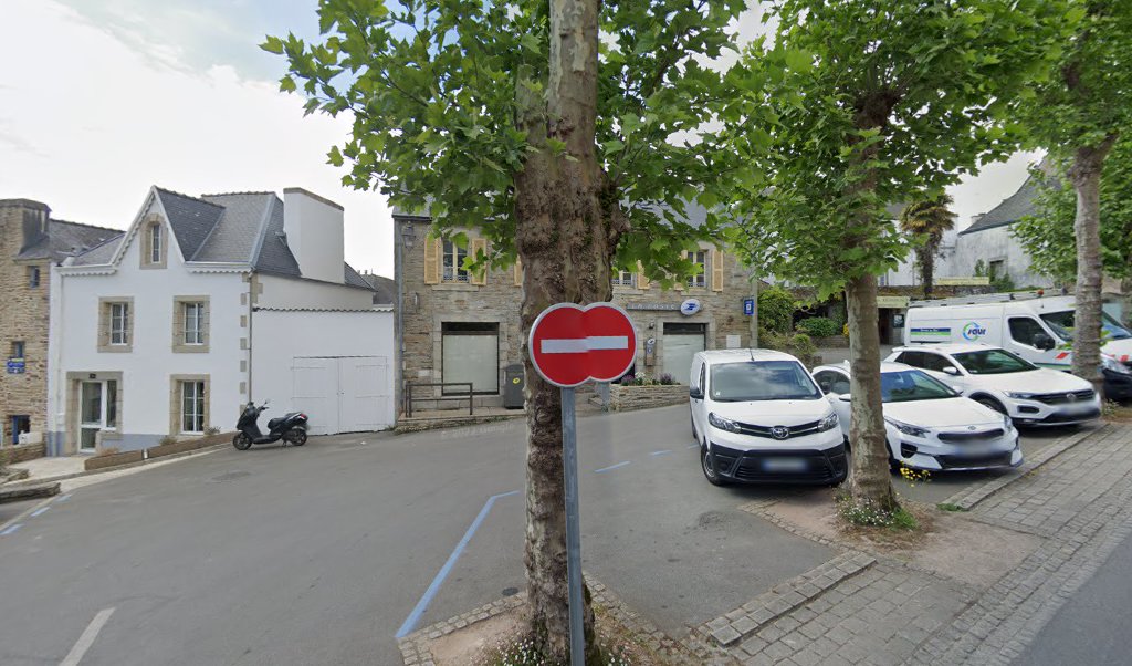Retrouvez toutes les informations de contacts et horaires d&rsquo;ouverture pour La Poste LA FORET FOUESNANT situé à La foret fouesnant dans le département Finistère (29). Pour effectuer envoyer vos colis (colissimo, chronopost, suivi colis), une gestion bancaire (banque postal, French [&hellip;]