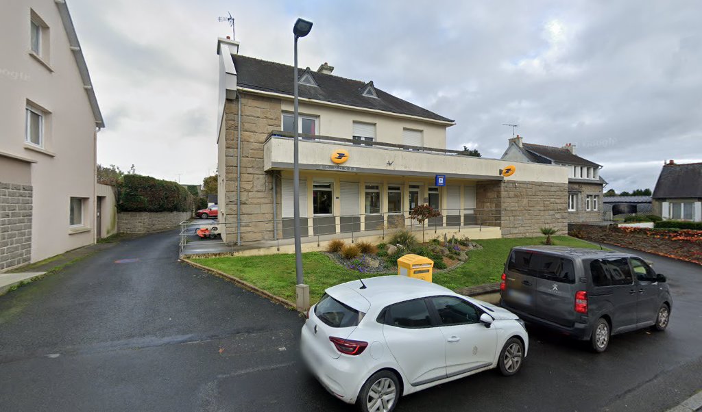 Retrouvez toutes les informations de contacts et horaires d&rsquo;ouverture pour La Poste PLOUARET situé à Plouaret dans le département Côtes d&rsquo;Armor (22). Pour effectuer envoyer vos colis (colissimo, chronopost, suivi colis), une gestion bancaire (banque postal, French Bank), votre courrier [&hellip;]