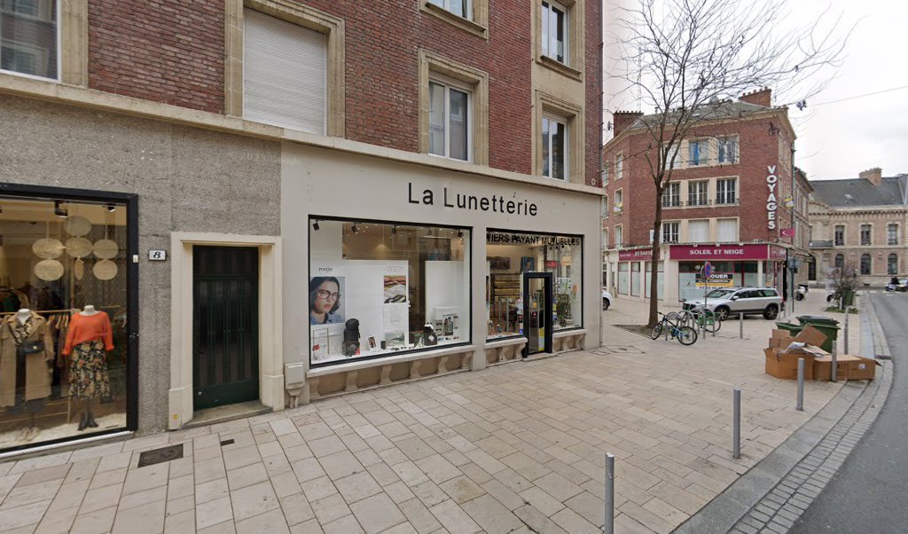 Retrouvez toutes les informations de contacts et horaires d&rsquo;ouverture pour Relais Pickup LA LUNETTERIE situé à Amiens dans le département Somme (80). Pour effectuer envoyer vos colis (colissimo, chronopost, suivi colis), une gestion bancaire (banque postal, French Bank), votre courrier [&hellip;]