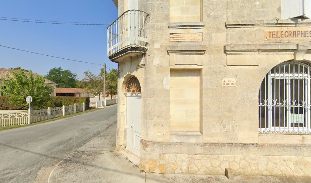 Retrouvez toutes les informations de contacts et horaires d&rsquo;ouverture pour La Poste Relais JAU DIGNAC ET LOIRAC situé à Jau dignac et loirac dans le département Gironde (33). Pour effectuer envoyer vos colis (colissimo, chronopost, suivi colis), une gestion bancaire [&hellip;]