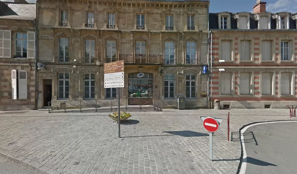 Retrouvez toutes les informations de contacts et horaires d&rsquo;ouverture pour La Poste SAINTE MENEHOULD situé à Ste menehould dans le département Marne (51). Pour effectuer envoyer vos colis (colissimo, chronopost, suivi colis), une gestion bancaire (banque postal, French Bank), votre [&hellip;]