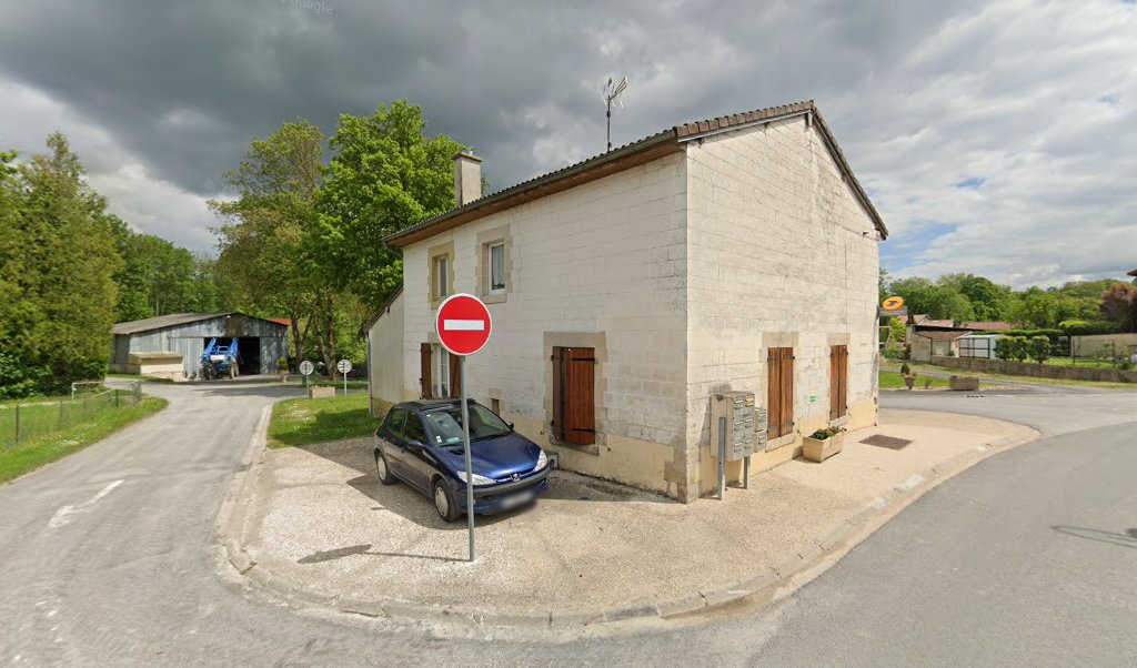 Retrouvez toutes les informations de contacts et horaires d&rsquo;ouverture pour La Poste Agence Communale ST HILAIRE AU TEMPLE Mairie situé à St hilaire au temple dans le département Marne (51). Pour effectuer envoyer vos colis (colissimo, chronopost, suivi colis), une [&hellip;]