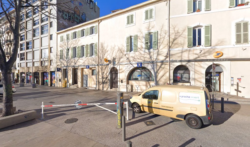 Retrouvez toutes les informations de contacts et horaires d&rsquo;ouverture pour La Poste MARSEILLE LA PLAINE situé à Marseille dans le département Bouches-du-Rhône (13). Pour effectuer envoyer vos colis (colissimo, chronopost, suivi colis), une gestion bancaire (banque postal, French Bank), votre [&hellip;]