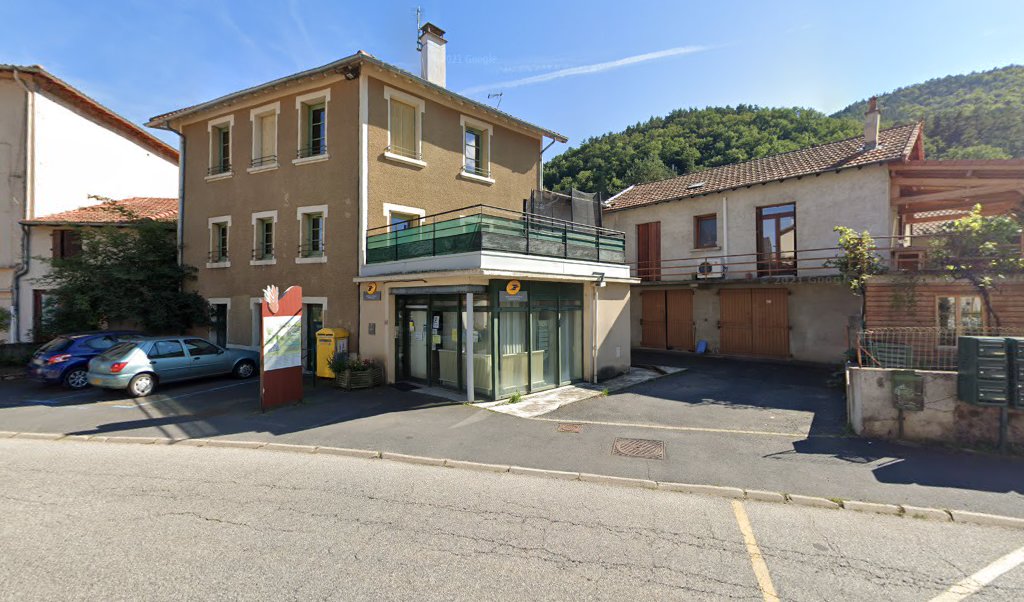 Retrouvez toutes les informations de contacts et horaires d&rsquo;ouverture pour La Poste Agence Communale LAVOUTE SUR LOIRE Mairie situé à Lavoute sur loire dans le département Haute-Loire (43). Pour effectuer envoyer vos colis (colissimo, chronopost, suivi colis), une gestion bancaire [&hellip;]