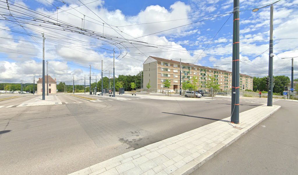 Retrouvez toutes les informations de contacts et horaires d&rsquo;ouverture pour La Poste LIMOGES BASTIDE situé à Limoges dans le département Haute-Vienne (87). Pour effectuer envoyer vos colis (colissimo, chronopost, suivi colis), une gestion bancaire (banque postal, French Bank), votre courrier [&hellip;]
