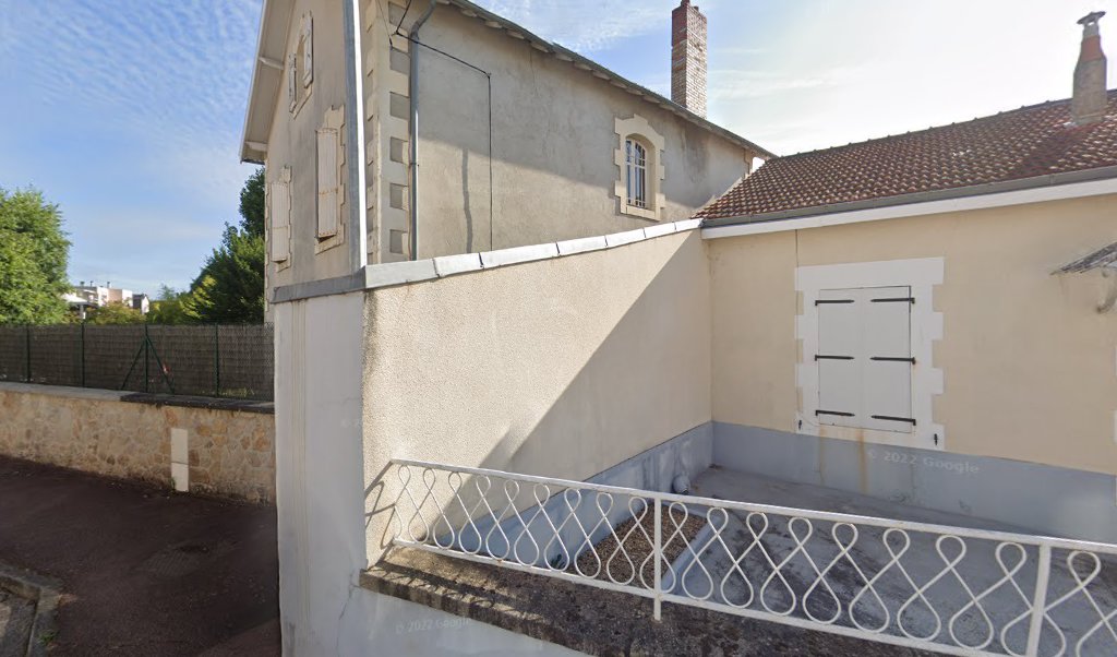 Retrouvez toutes les informations de contacts et horaires d&rsquo;ouverture pour La Poste LIMOGES BRANTOME situé à Limoges dans le département Haute-Vienne (87). Pour effectuer envoyer vos colis (colissimo, chronopost, suivi colis), une gestion bancaire (banque postal, French Bank), votre courrier [&hellip;]