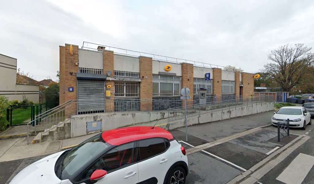 Retrouvez toutes les informations de contacts et horaires d&rsquo;ouverture pour La Poste Espace Clients Pro WASQUEHAL PDC1 situé à Wasquehal dans le département Nord (59). Pour effectuer envoyer vos colis (colissimo, chronopost, suivi colis), une gestion bancaire (banque postal, French [&hellip;]
