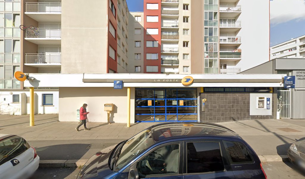 Retrouvez toutes les informations de contacts et horaires d&rsquo;ouverture pour La Poste REIMS PAYS DE FRANCE situé à Reims dans le département Marne (51). Pour effectuer envoyer vos colis (colissimo, chronopost, suivi colis), une gestion bancaire (banque postal, French Bank), [&hellip;]