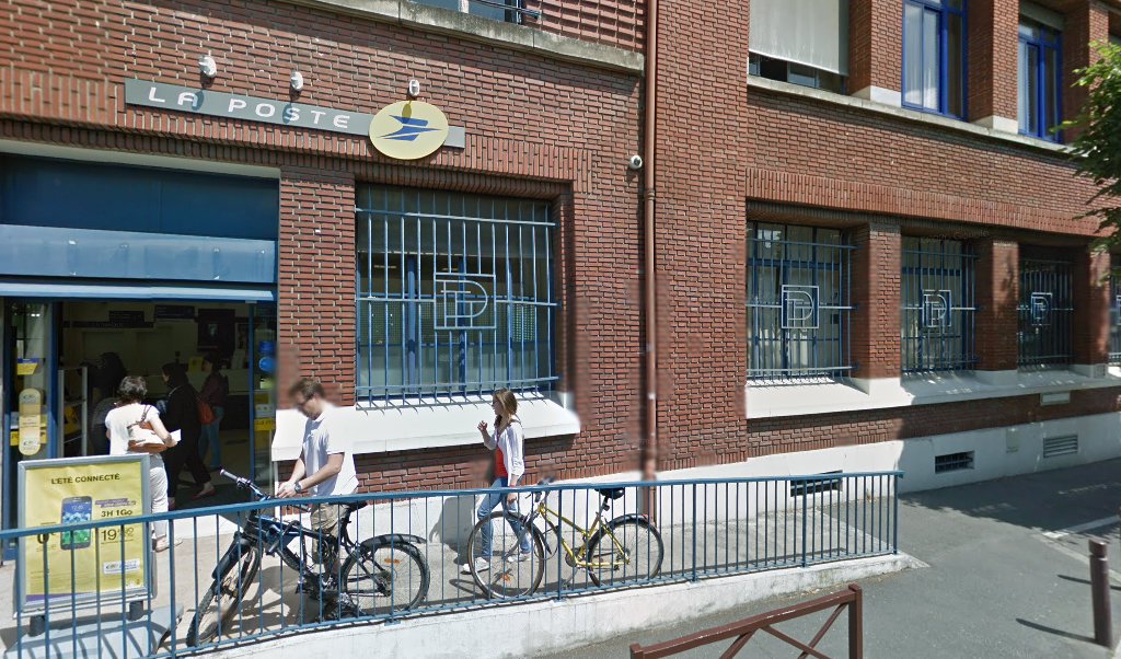 Retrouvez toutes les informations de contacts et horaires d&rsquo;ouverture pour La Poste HOUILLES situé à Houilles dans le département Yvelines (78). Pour effectuer envoyer vos colis (colissimo, chronopost, suivi colis), une gestion bancaire (banque postal, French Bank), votre courrier (suivi [&hellip;]