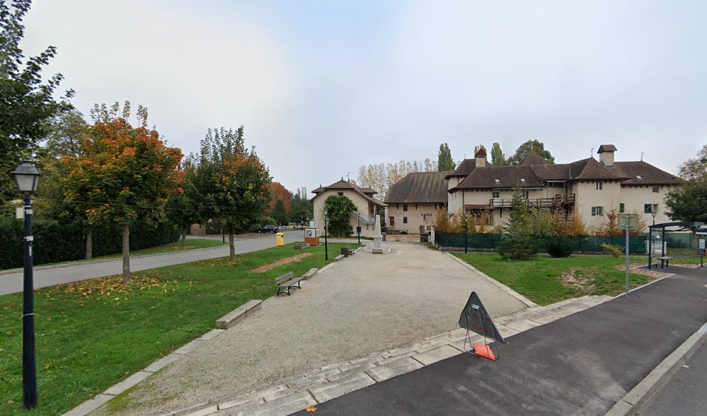 Retrouvez toutes les informations de contacts et horaires d&rsquo;ouverture pour La Poste Agence Communale GRILLY Mairie situé à Grilly dans le département Ain (01). Pour effectuer envoyer vos colis (colissimo, chronopost, suivi colis), une gestion bancaire (banque postal, French Bank), [&hellip;]
