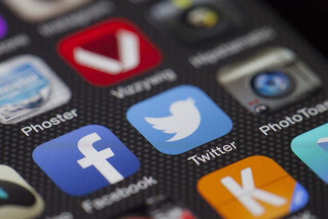 Réseaux sociaux : Comment repérer un faux profil en un clin d’œil ?